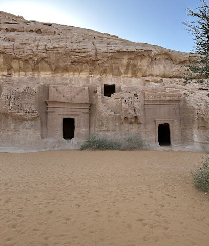 مستودع شركةً اصاله نوره السيراميك والبورسلان ورخام طبيعي - تبوك - +966 53 118 5424