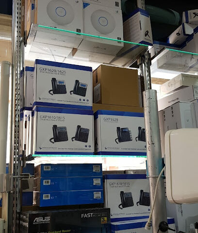 شركة عالم تقنيه الشبكات للتجارة - جدة -