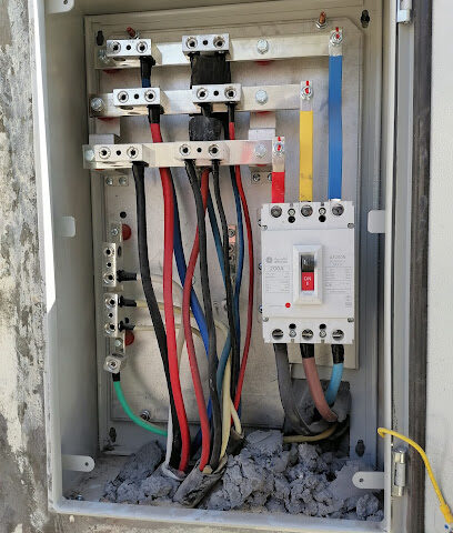 الكهرباء والسباكة والصيانة - الدمام -