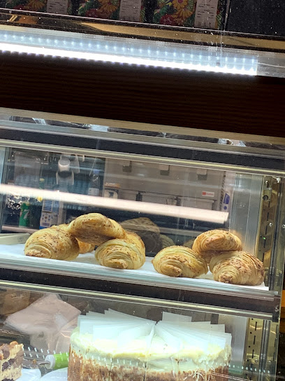 بن أسود وأبيض - الكورنيش - Saudi Arabia|Jazan 82714|Alqal'a|King Fahd Rd