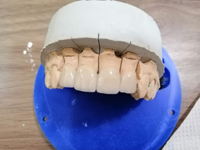 معمل سهير سعيد بن حسن الدهان للأسنان - القطيف - +966 56 645 9664