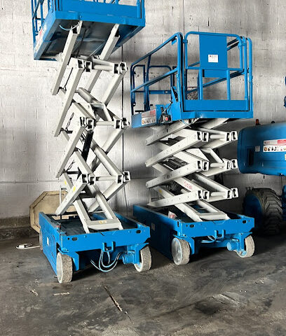 Manlift Scissor lift تأجير معدات المناولة التليسكوبية - GTHC - الرياض - +966 59 219 1516
