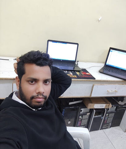 عالم الكمبيوتر - يشيد - +966 50 832 5655